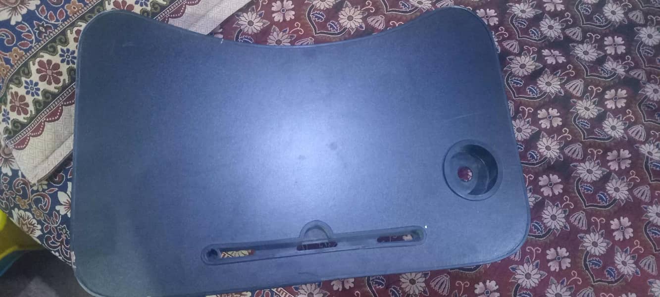 Bed table for laptop 2