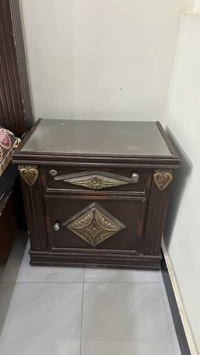 Bed dressing side tables