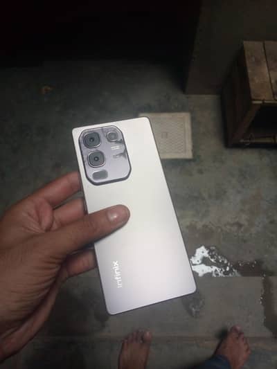 Infinix not 50 8gb 256gb warlass nhi ha gom hogy h