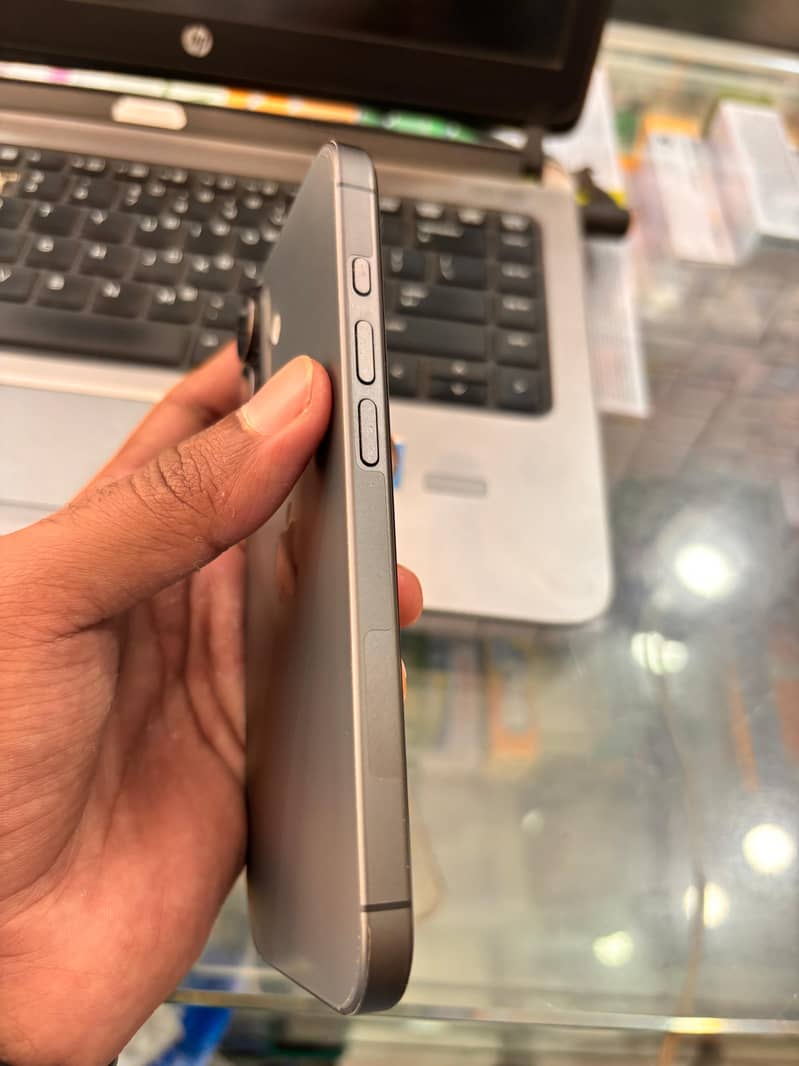 Apple iPhone 17 3