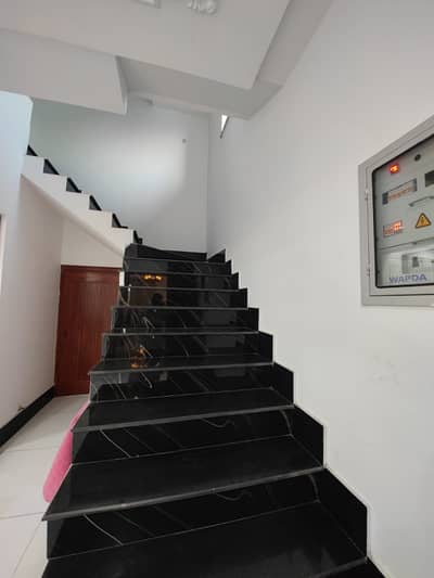 10 marla portion available for rent