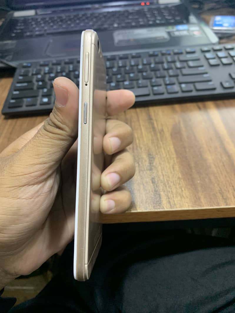 OPPO A57 3