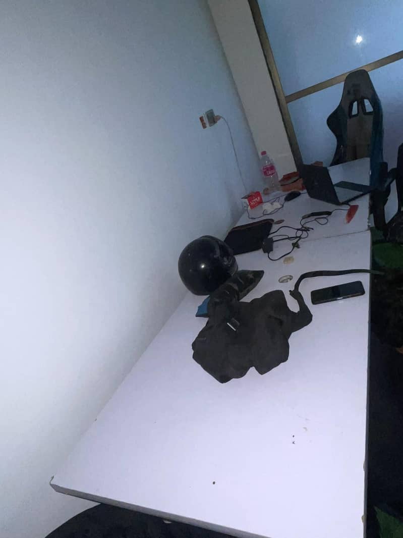 OFFICE TABLE 5