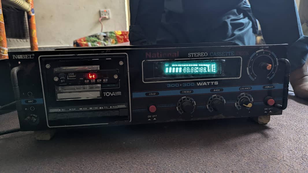 D1047 amplifier 2