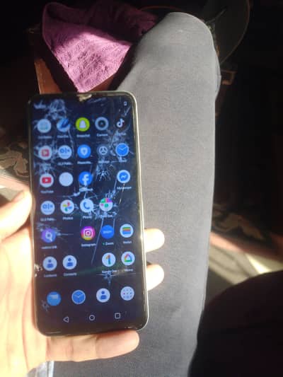 Realme C35
