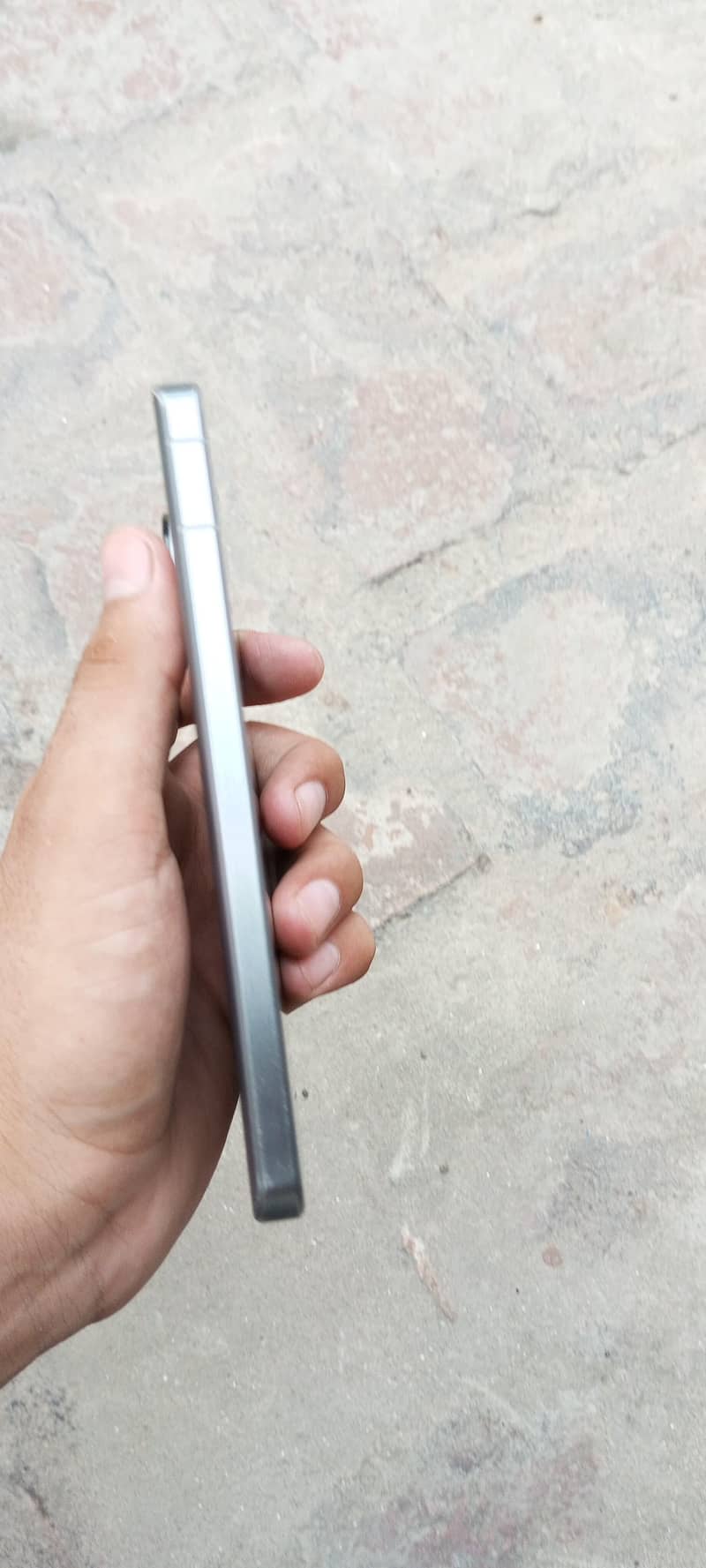 Sharp Aquos Sense7 4