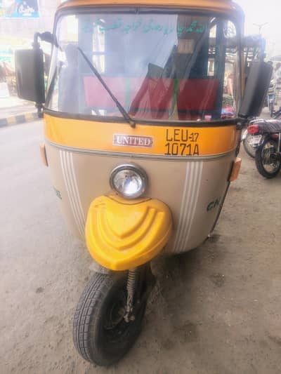 Auto rikshaw 6 seater  10/10 registered from Lahore