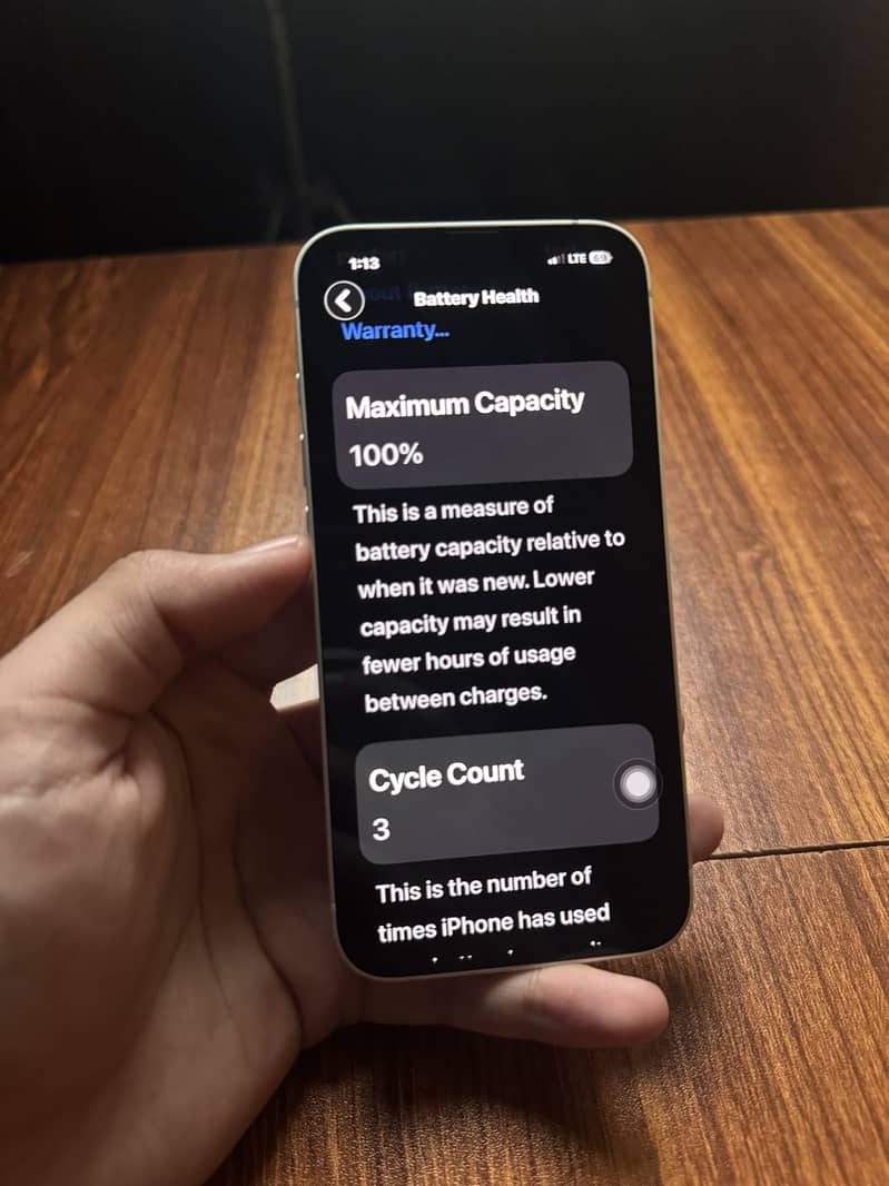 Apple iPhone 17e 3