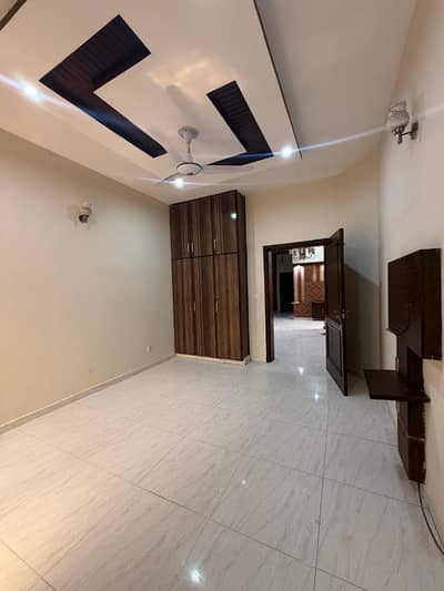 10 Marla Upper Portion Available For Rent
