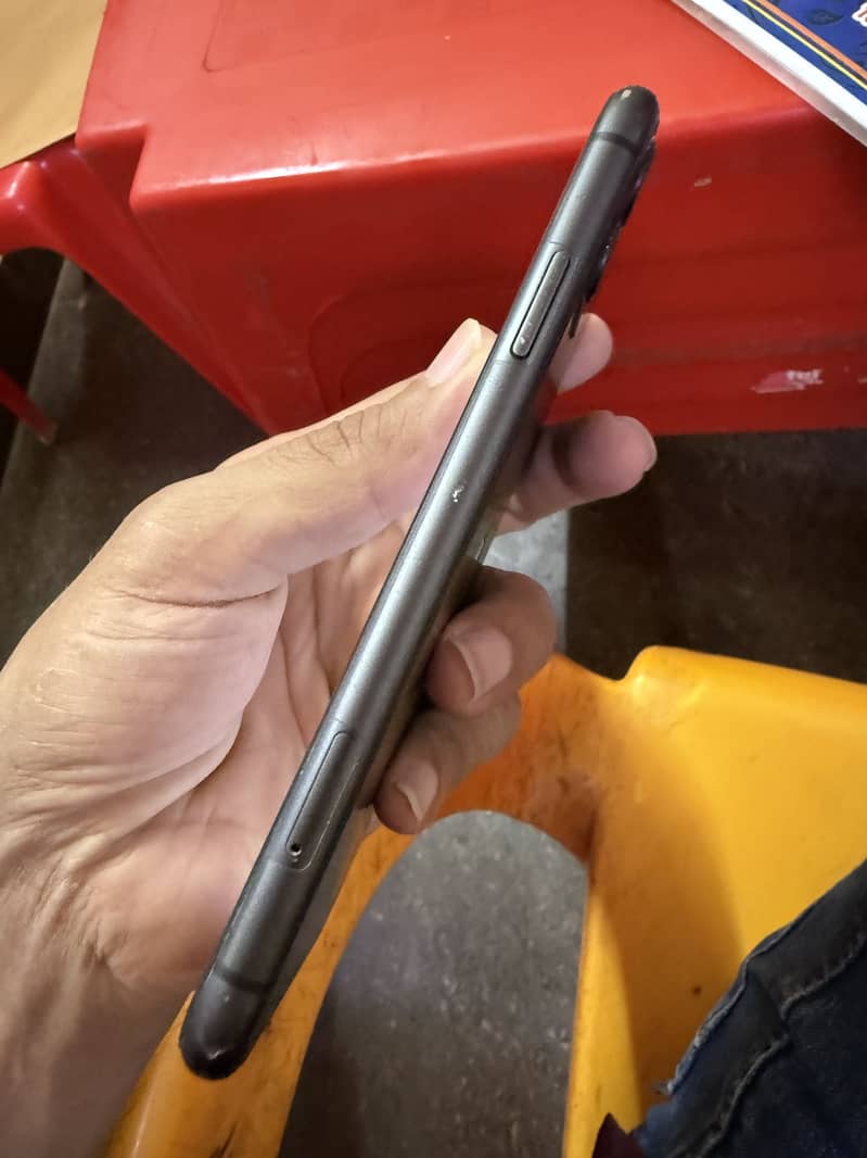 Apple iPhone 11 128gb pta approved 2