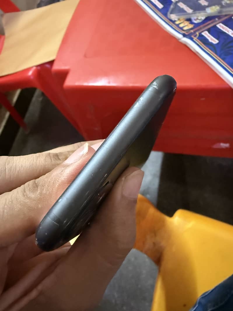 Apple iPhone 11 128gb pta approved 6