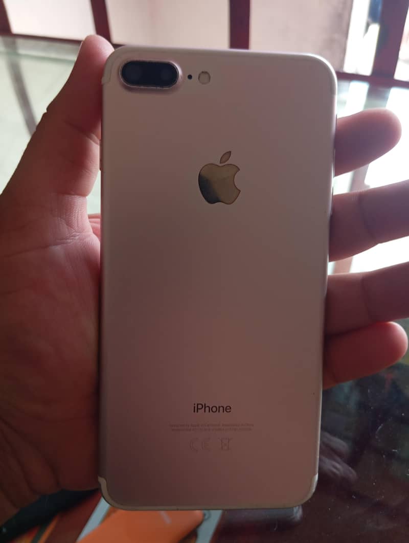 Apple iPhone 7 Plus 5