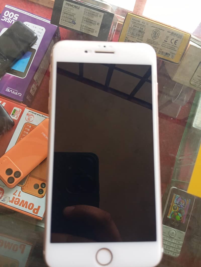 Apple iPhone 7 Plus 6