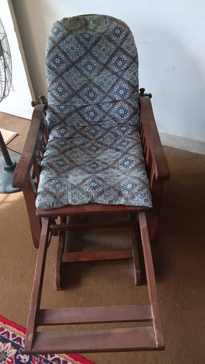 Wooden rocking/ lean chair