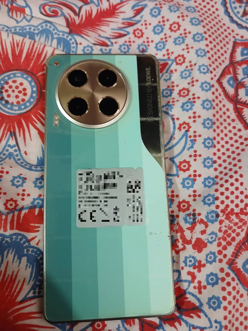 Tecno CAMON 30 0