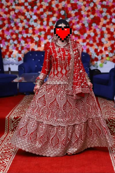 bridal lehenga with heavy embroidry-worn once 10/10 condition