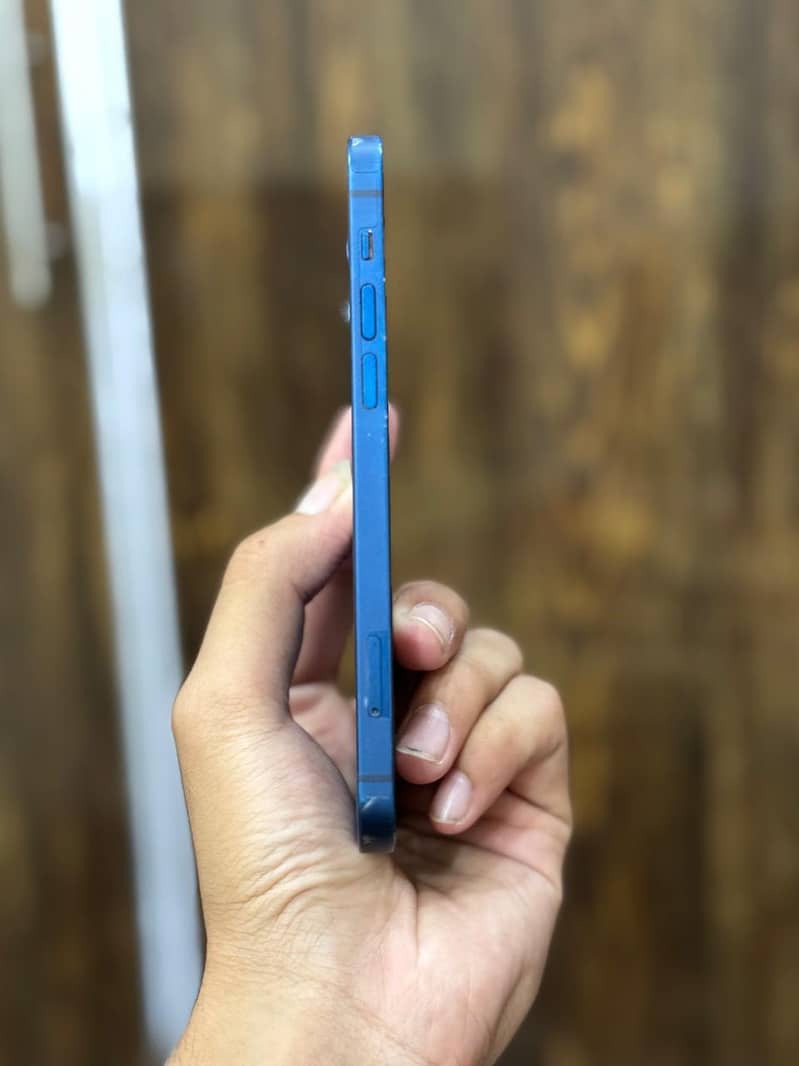 Apple iPhone 12 2