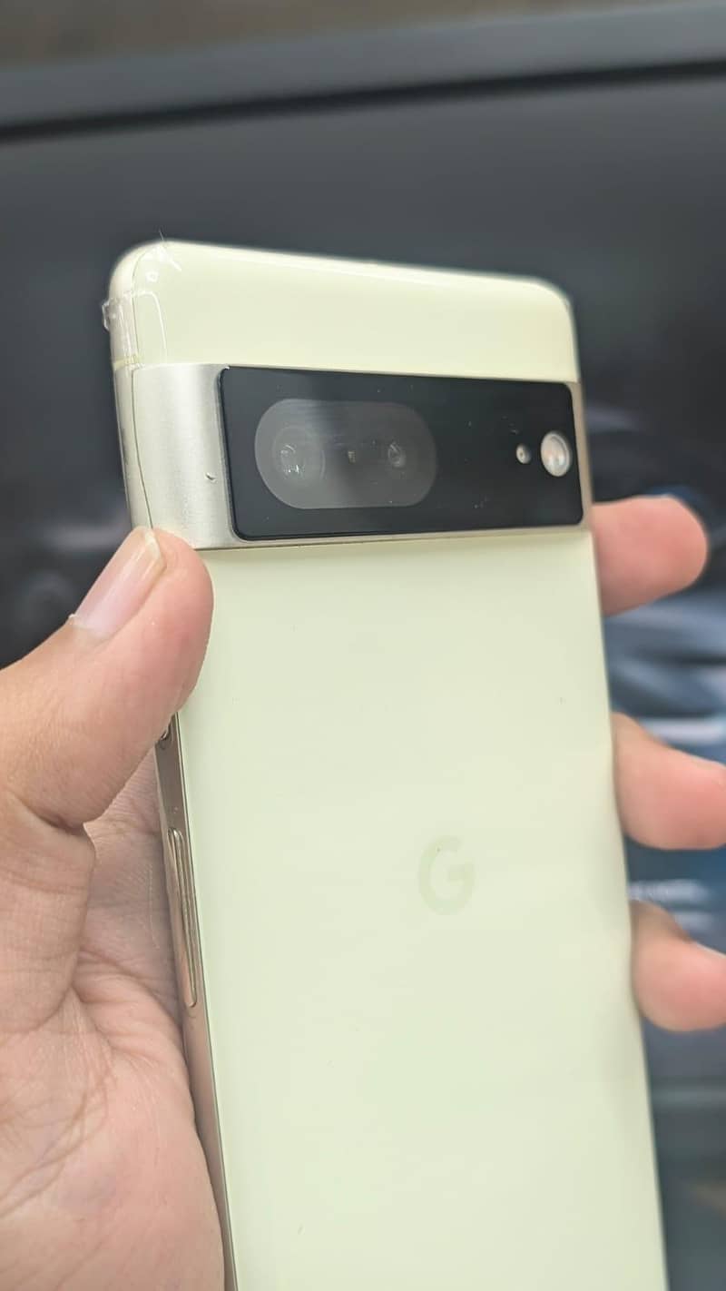 Google Pixel 7 4