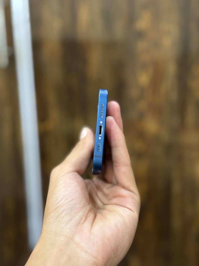 Apple iPhone 12 3