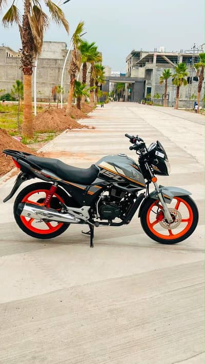 low millage 2022 model cb 150f special edition. .