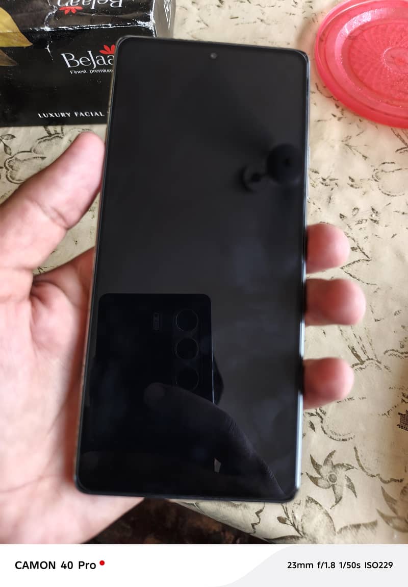 Tecno CAMON 40 2