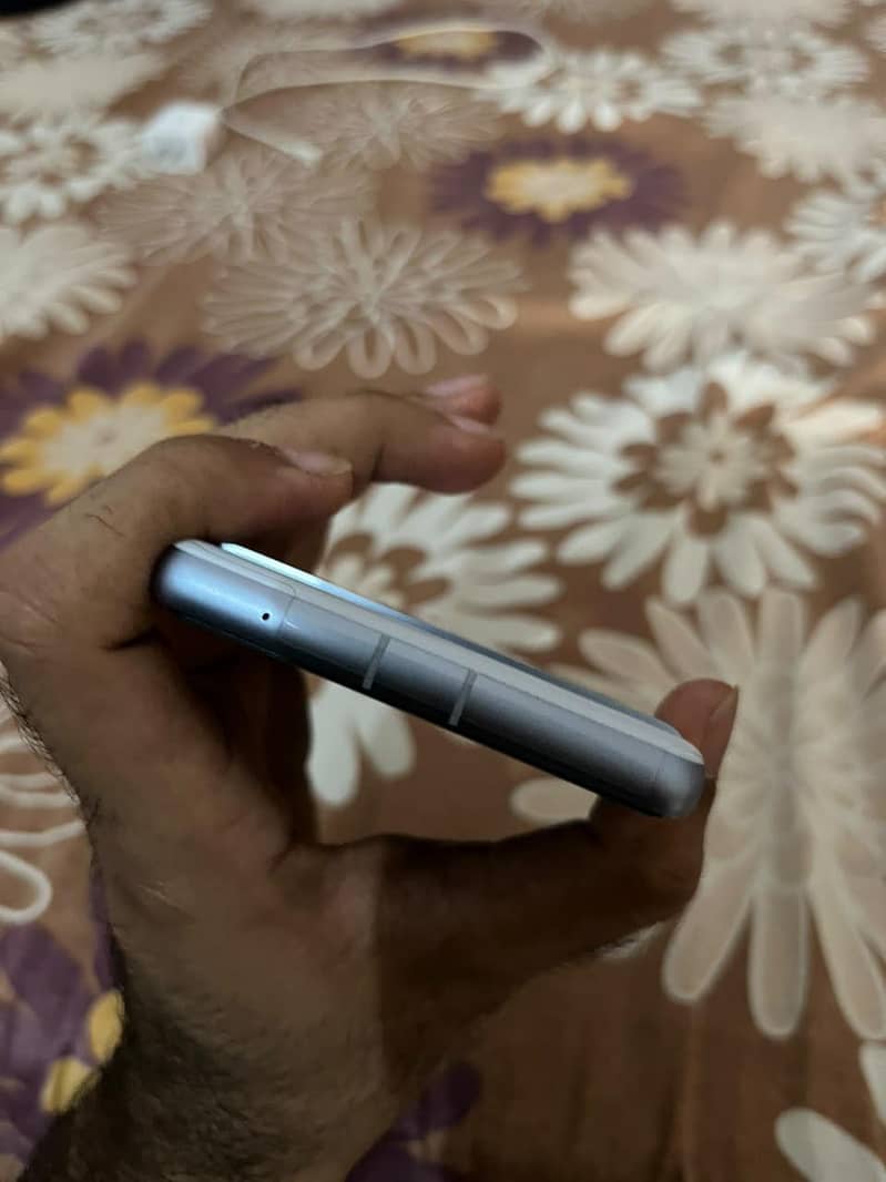 Google Pixel 7a 3