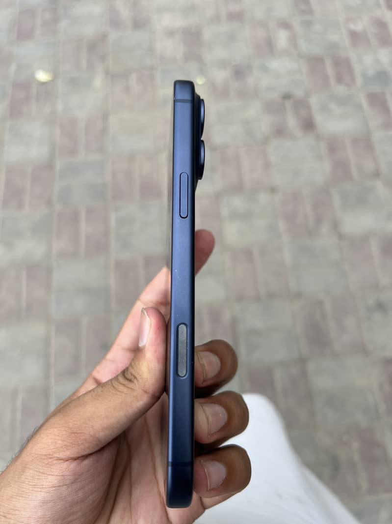 iPhone 17 Pro Max 3