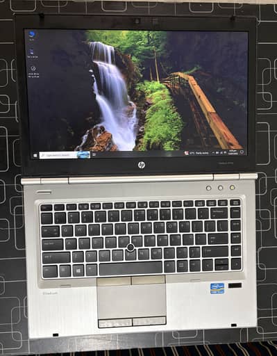 HP LAPTOP EliteBook