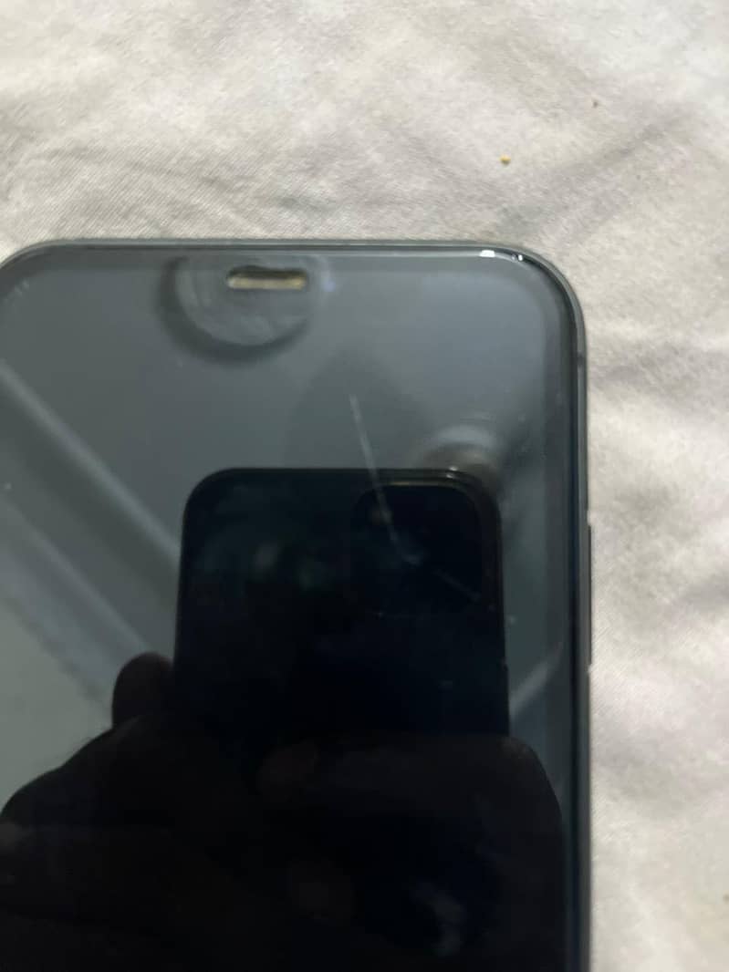 Apple iPhone 11 4