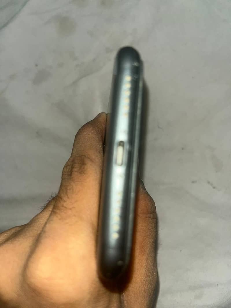 Apple iPhone 11 5