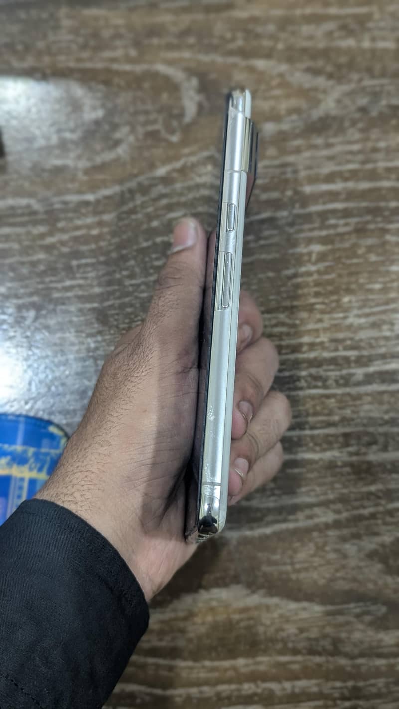 Google Pixel 8Pro 2