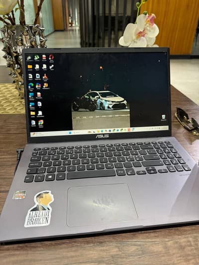 Asus laptop 10/9 condition pack laptop no repair