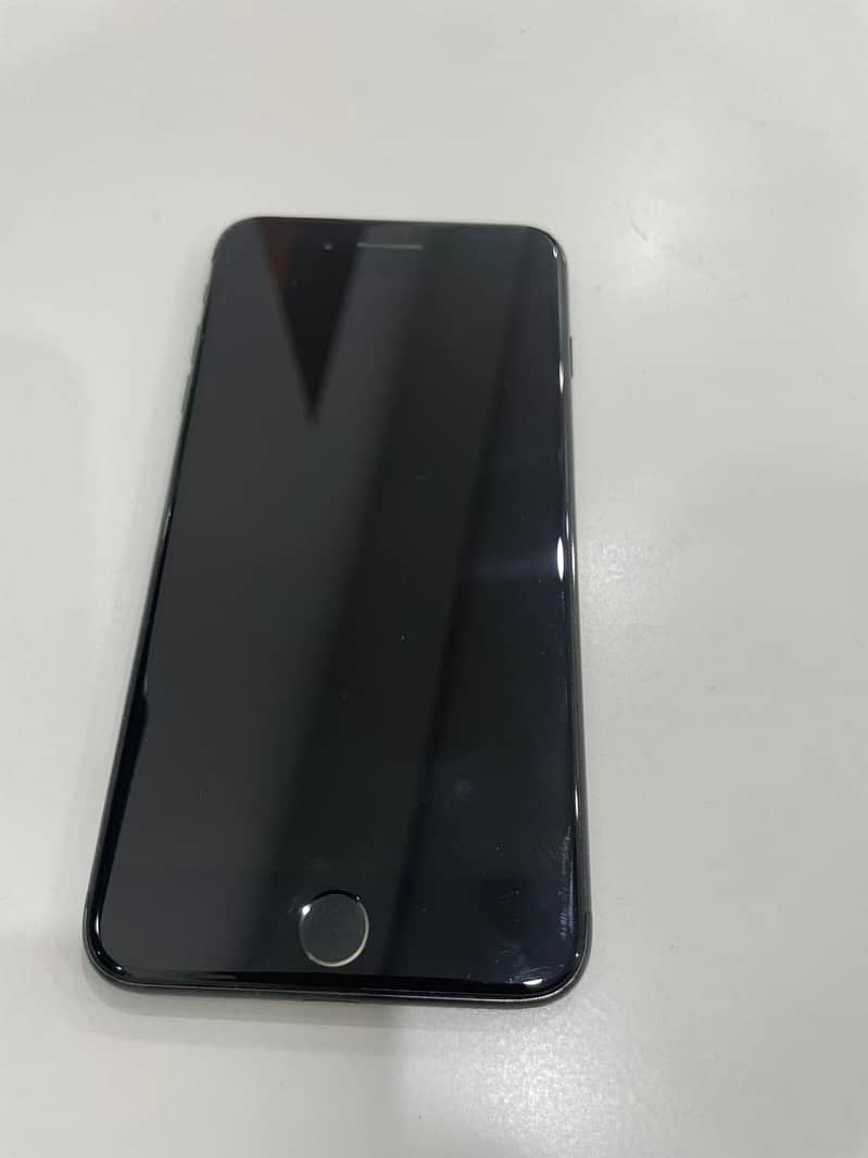 Apple iPhone 7 Plus 1