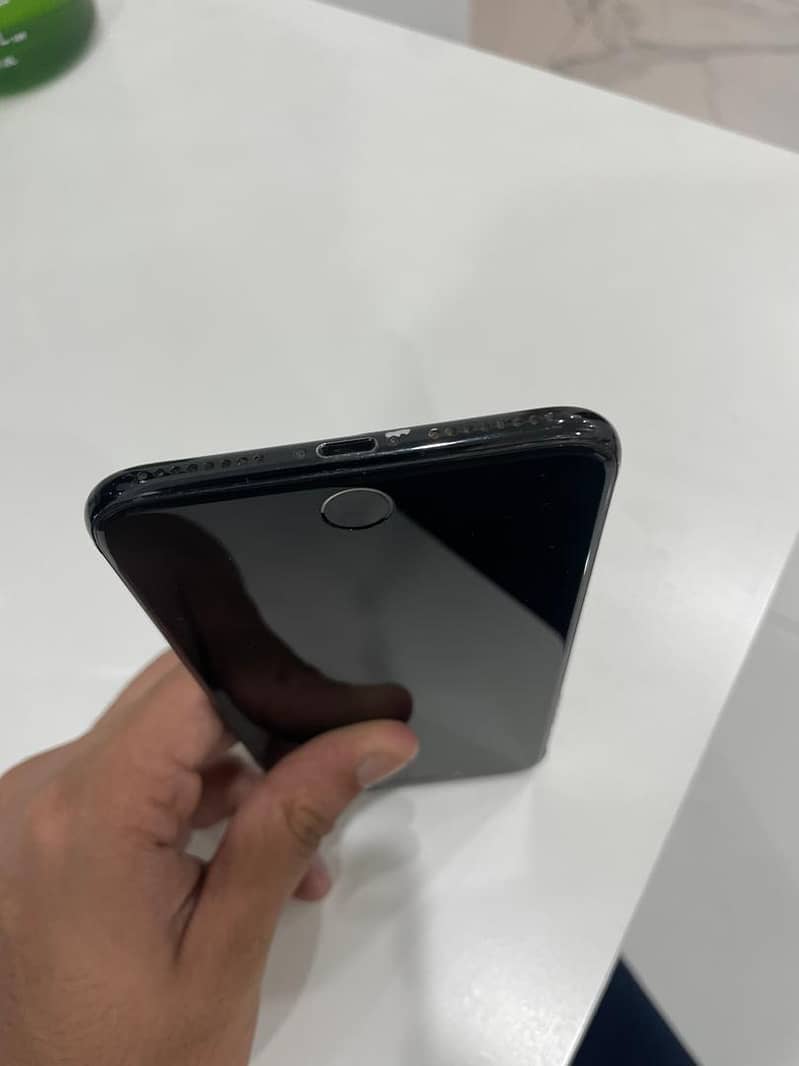 Apple iPhone 7 Plus 3