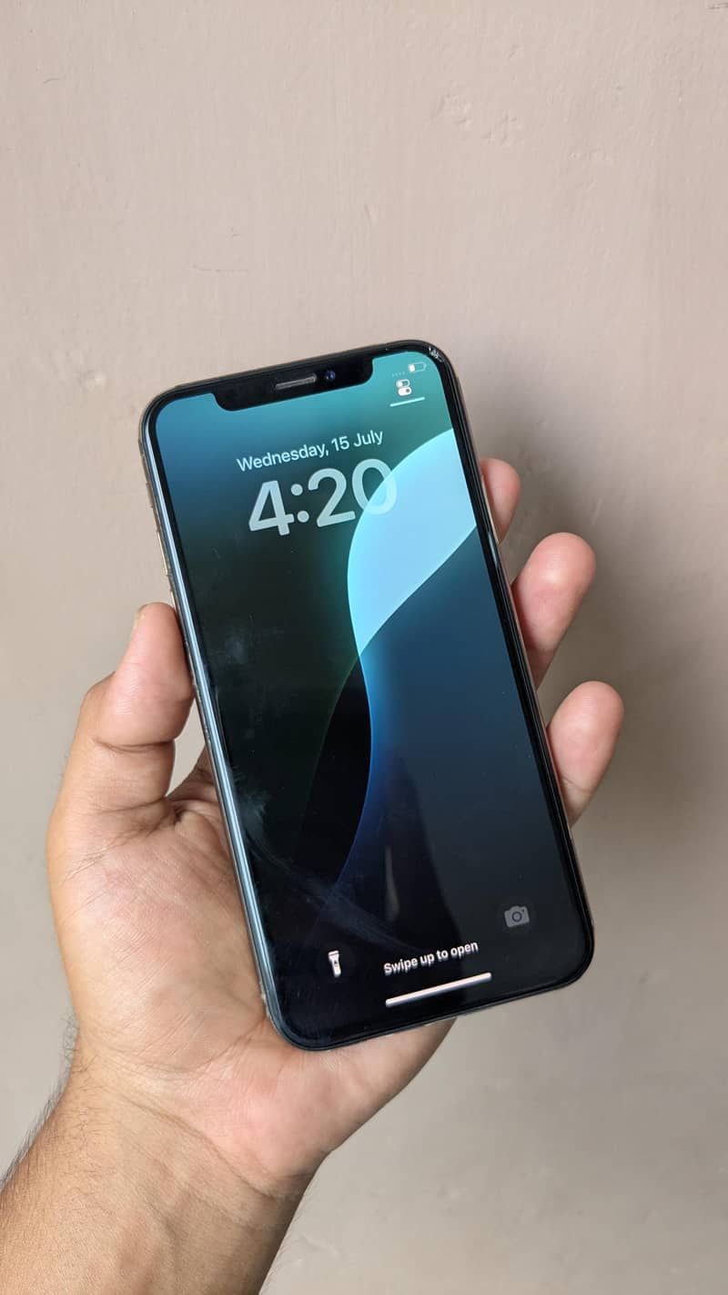 Apple iPhone XS 1
