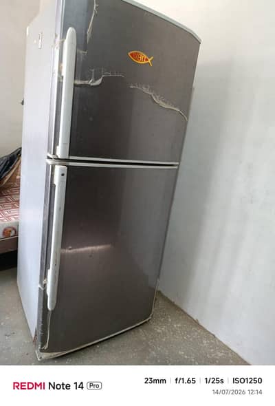 Dawlance Fridge (Medium/Full Size) – Urgent Sale