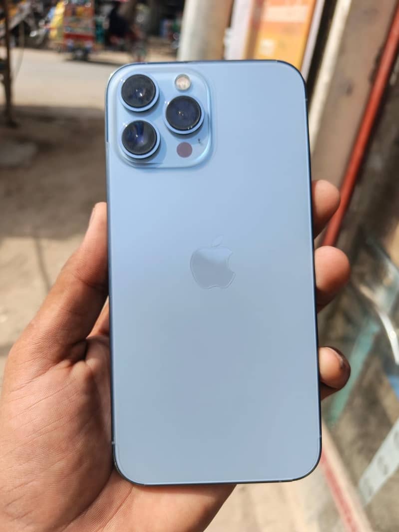 Apple iPhone 13 Pro Max 1