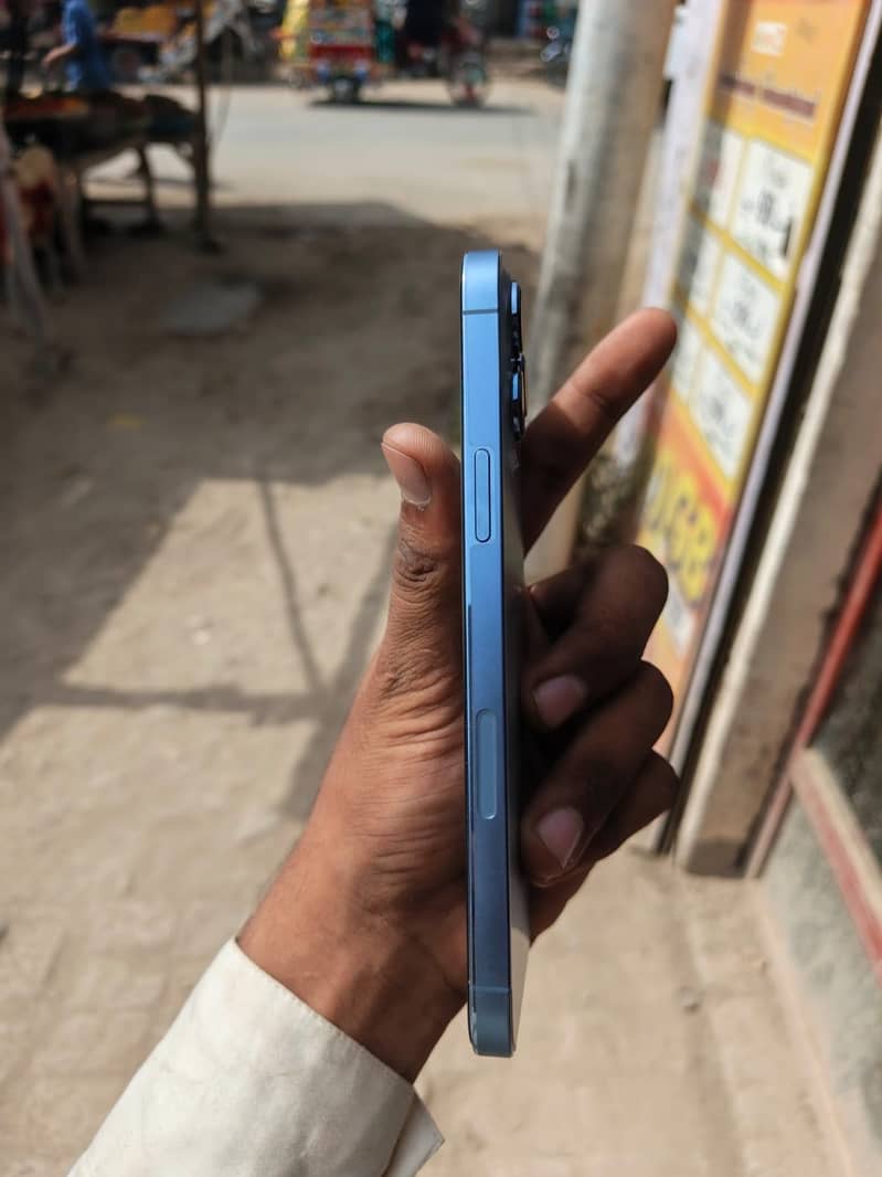 Apple iPhone 13 Pro Max 2