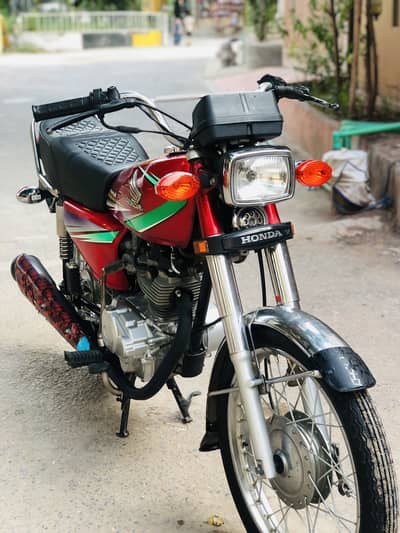 Honda CG-125 (Model 2012 Euro2)