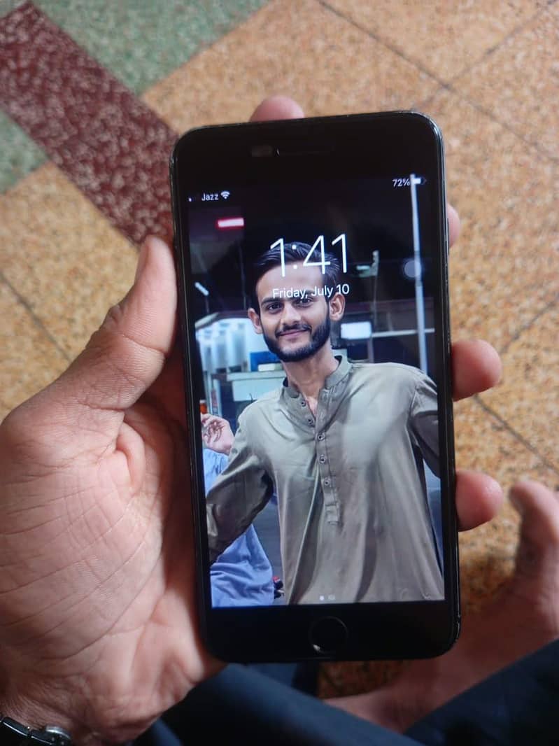 Apple iPhone 7 Plus 5