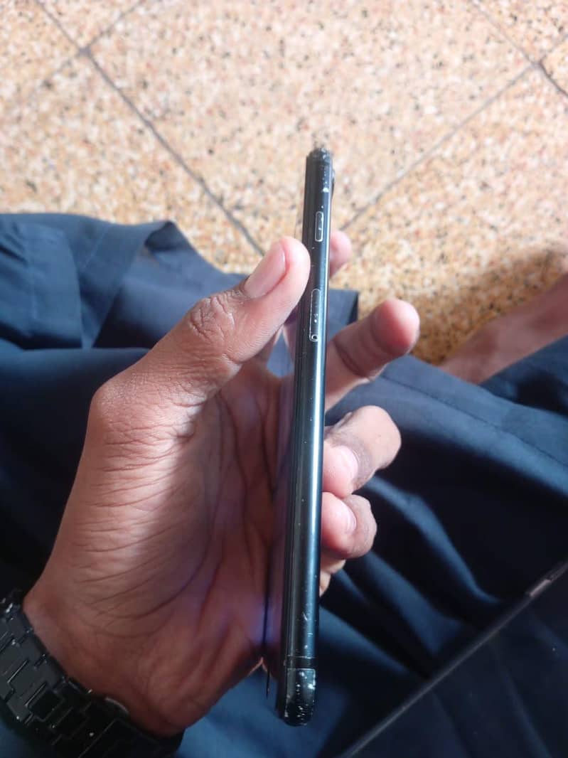 Apple iPhone 7 Plus 6