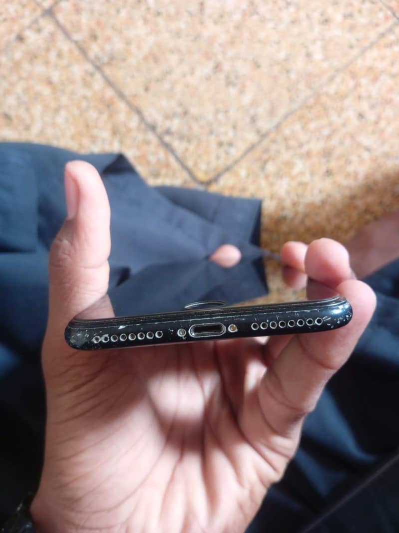 Apple iPhone 7 Plus 9