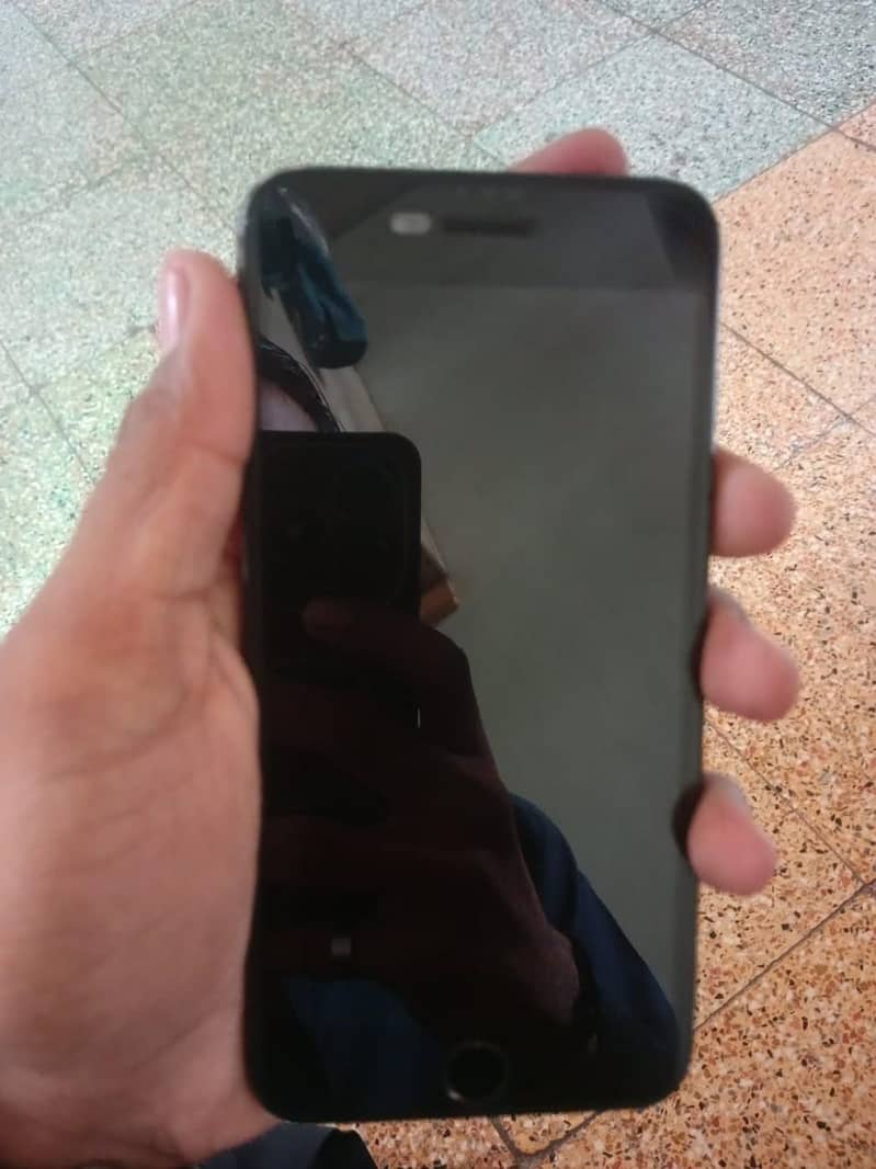 Apple iPhone 7 Plus 10
