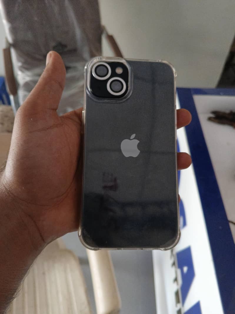 Apple iPhone 13 2