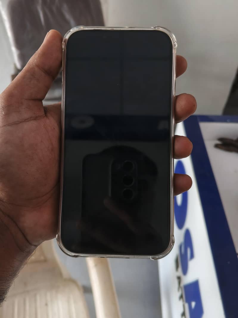 Apple iPhone 13 4