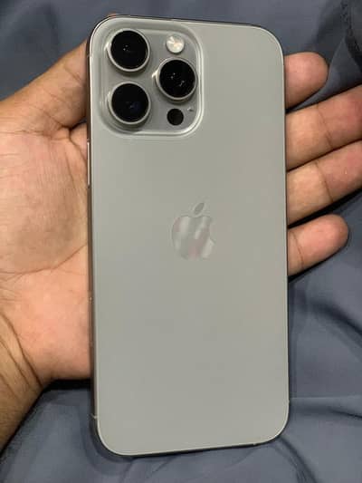 Apple iPhone 16 Pro Max