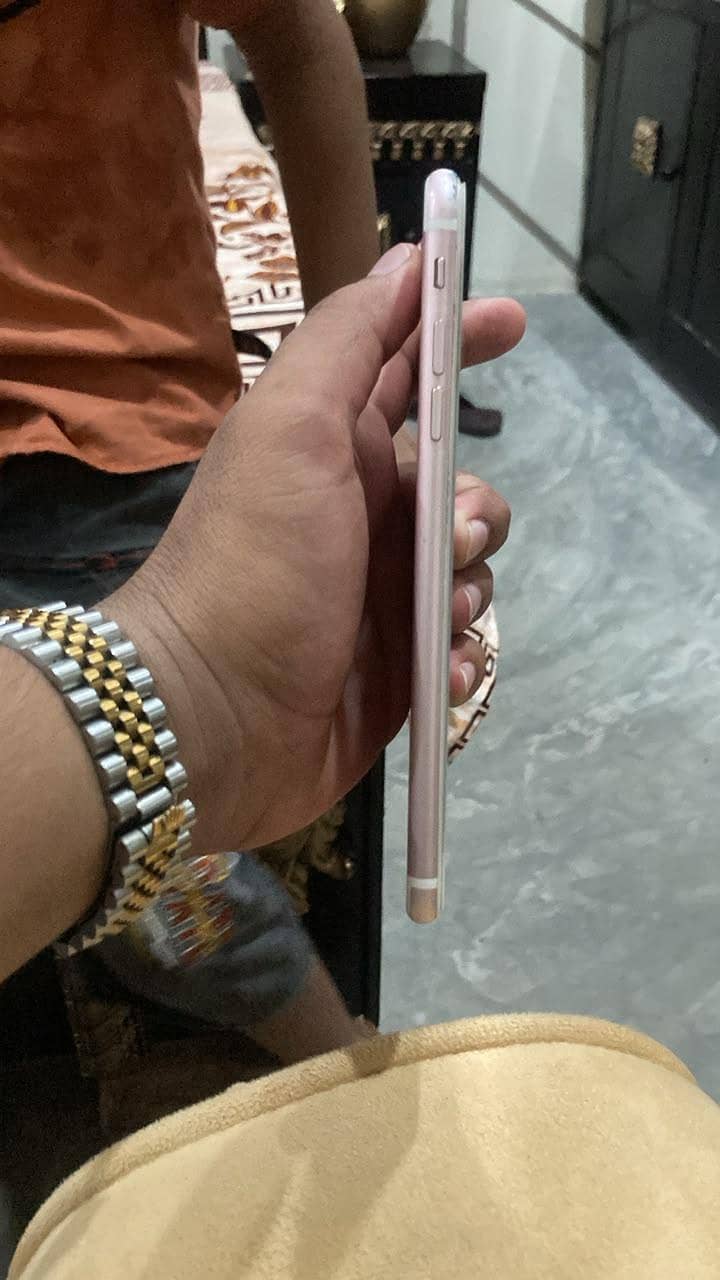 Apple iPhone 7 Plus 2