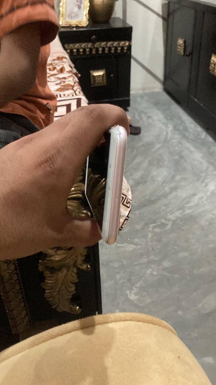 Apple iPhone 7 Plus 3