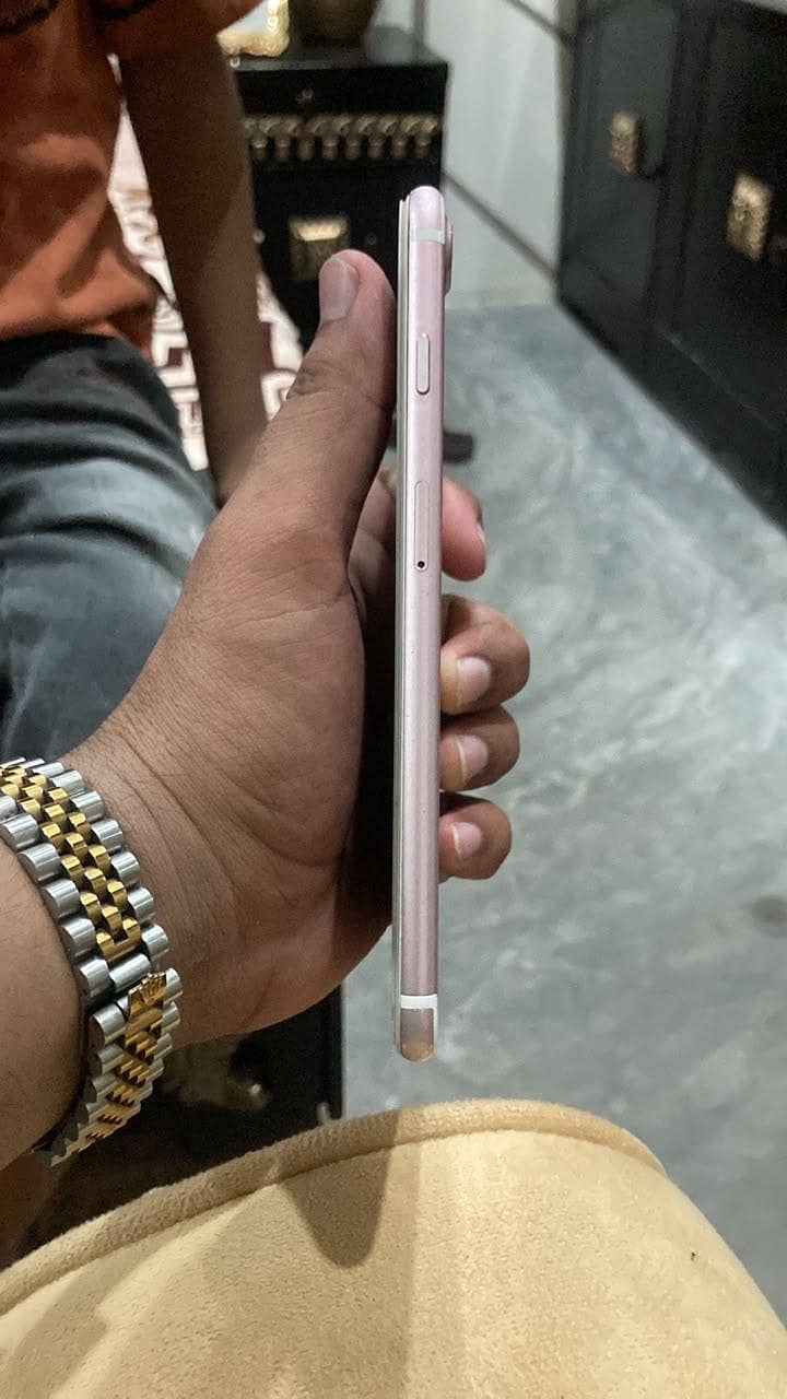 Apple iPhone 7 Plus 4