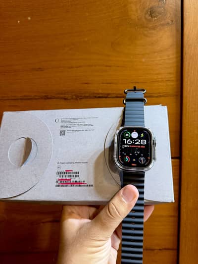 APPLE WATCH ULTRA 2 BLACK TITANIUM 100% Battery Helath